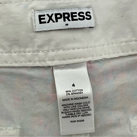 Express White Shorts w/ Tie Dye and Sailor Button Details Size 4 - Picture 6 of 9